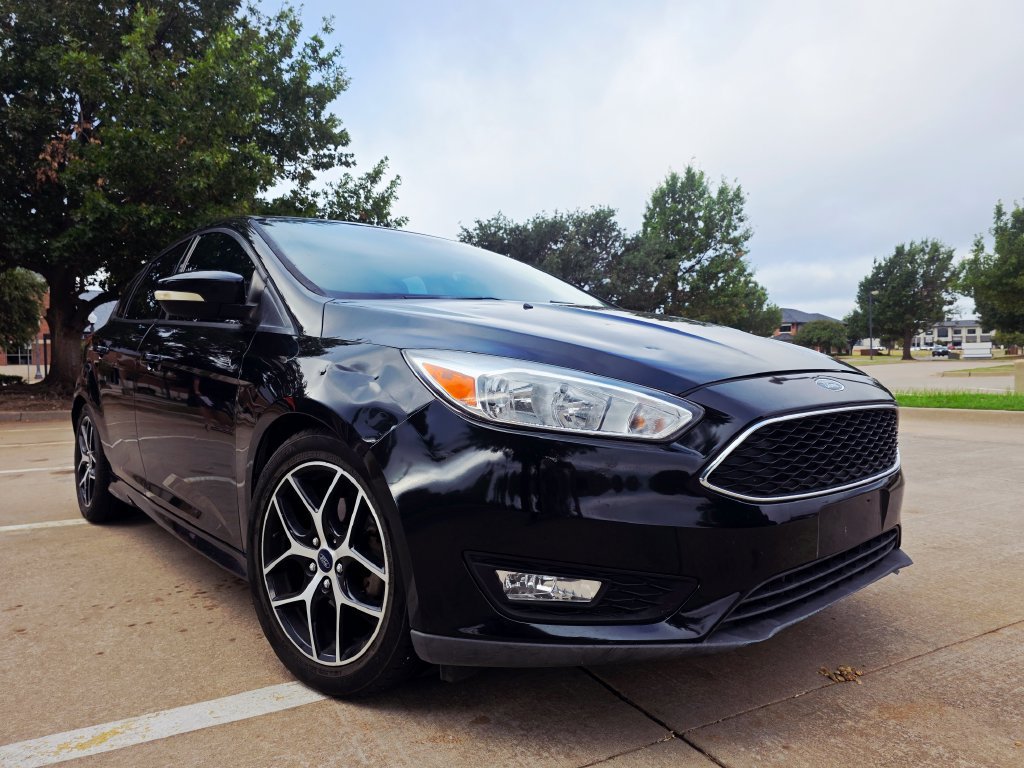 Used 2015 Ford Focus SE w/ SE Sport Package FWD image 10
