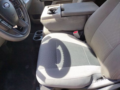 Used 2015 Ford F150 XLT image 13