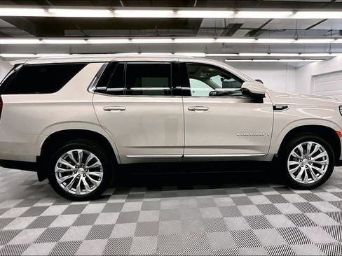 Used 2024 GMC Yukon Denali w/ Advanced Technology Package image 16