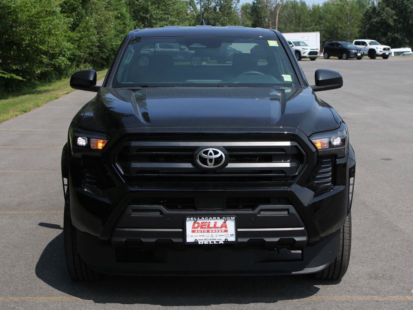 New 2026 Toyota Tacoma SR w/ SR Upgrade Package AWD/4WD image 2