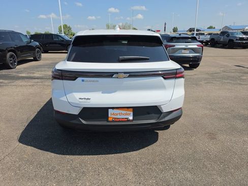 New 2026 Chevrolet Equinox EV LT w/ Comfort Package FWD image 5