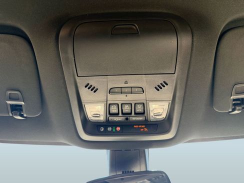 Used 2022 Buick Enclave Essence w/ Experience Buick Package image 17