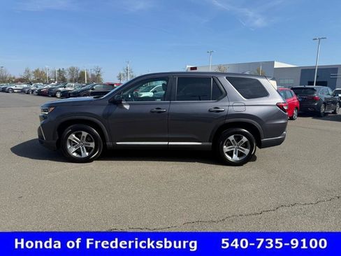 Used 2023 Honda Pilot EX-L image 3