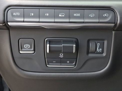 Certified 2023 Cadillac Escalade Sport Platinum w/ LPO, ONYX Package AWD/4WD image 23