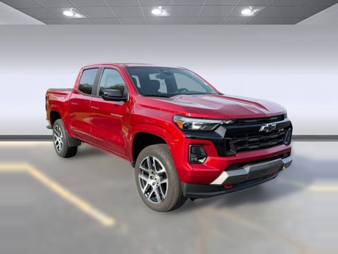 Used 2023 Chevrolet Colorado Z71 w/ Z71 Convenience Package 2 image 5