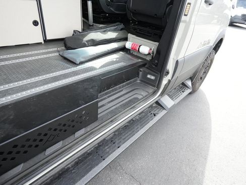 Used 2022 Mercedes-Benz Sprinter 2500 image 36