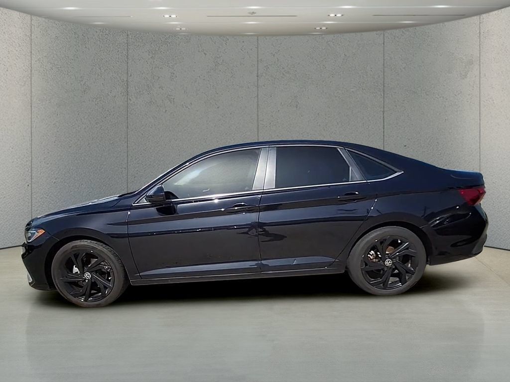 Used 2025 Volkswagen Jetta SE FWD image 42