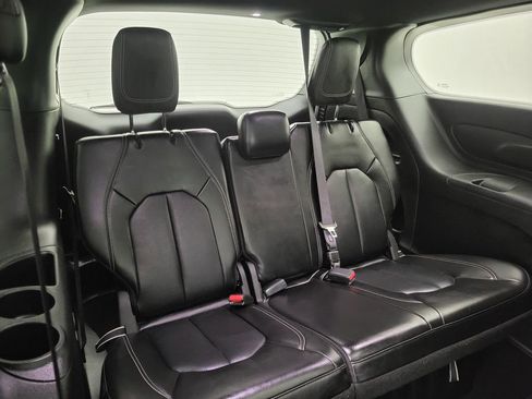 Used 2024 Chrysler Pacifica Touring-L w/ S Appearance Package image 41