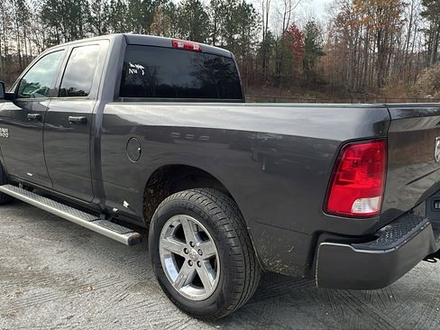 Used 2018 RAM 1500 Express w/ Express Value Package image 10