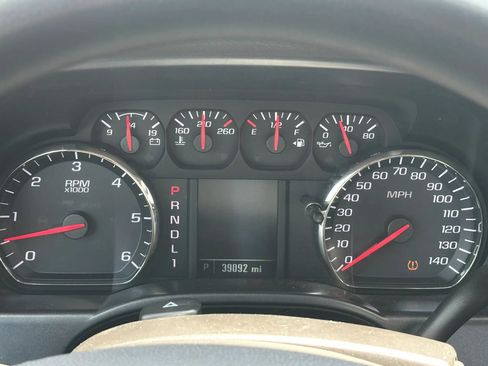 Used 2018 Chevrolet Silverado 2500 W/T AWD/4WD image 6