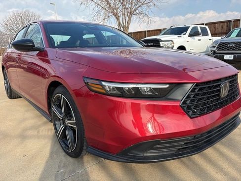 Used 2024 Honda Accord Sport image 2