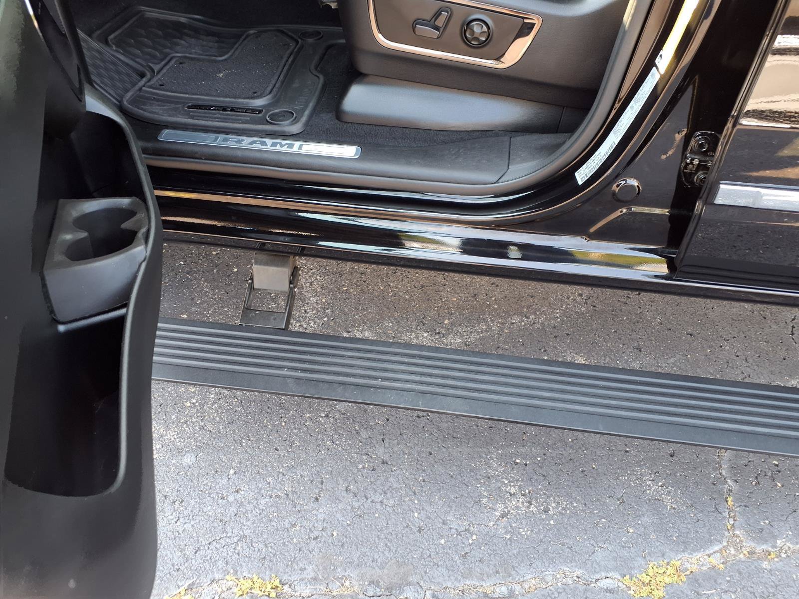 Used 2025 RAM 1500 Limited AWD/4WD image 15