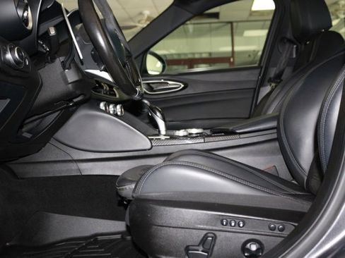 Used 2018 Alfa Romeo Giulia Quadrifoglio w/ Driver Assist Dynamic Package image 9