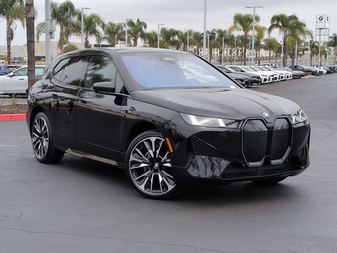 Used 2026 BMW iX xDrive60 w/ Premium Package image 2