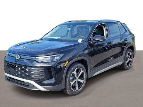 New 2026 Volkswagen Tiguan SE FWD image 2