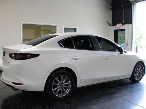 Used 2020 MAZDA MAZDA3 Sedan FWD image 4