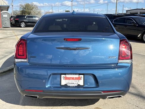 Certified 2023 Chrysler 300 Touring L w/ Popular Equipment Group image 6