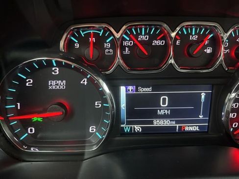 Used 2018 Chevrolet Silverado 1500 LT w/ All Star Edition image 19