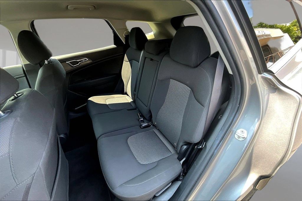 Used 2023 Kia Sportage LX AWD/4WD image 19