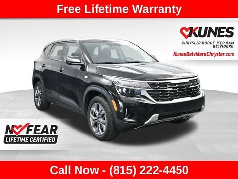 Used 2024 Kia Seltos LX AWD/4WD image 1