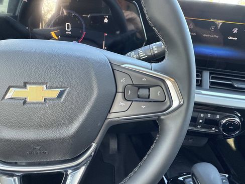 New 2026 Chevrolet Trax LT w/ Sunroof Package FWD image 16