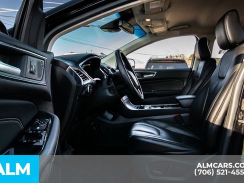 Used 2020 Ford Edge Titanium image 9