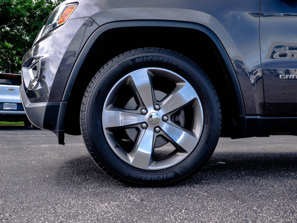 Used 2015 Jeep Grand Cherokee Limited w/ Trailer Tow Group IV AWD/4WD image 15