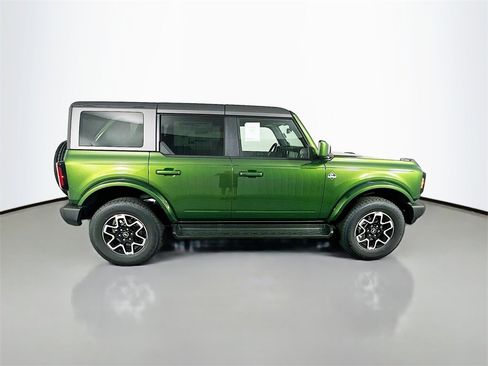 New 2025 Ford Bronco Outer Banks image 8