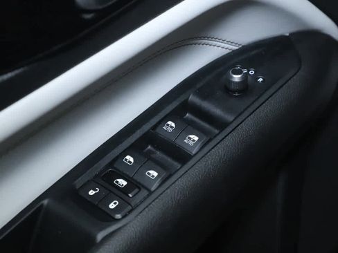 Used 2022 Jeep Compass Limited AWD/4WD image 17