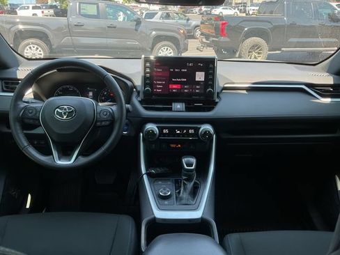 Used 2022 Toyota RAV4 SE w/ Convenience Package AWD/4WD image 21
