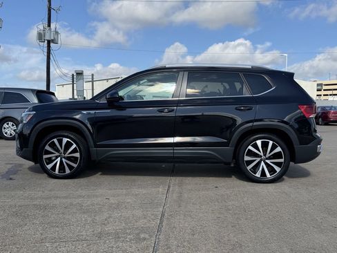 Used 2024 Volkswagen Taos SE FWD image 6