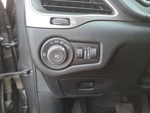 Certified 2022 Jeep Cherokee Latitude Lux w/ Sun & Sound Group AWD/4WD image 16
