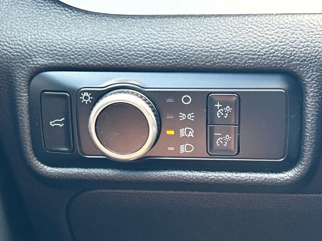 Certified 2023 Ford Explorer XLT RWD image 25