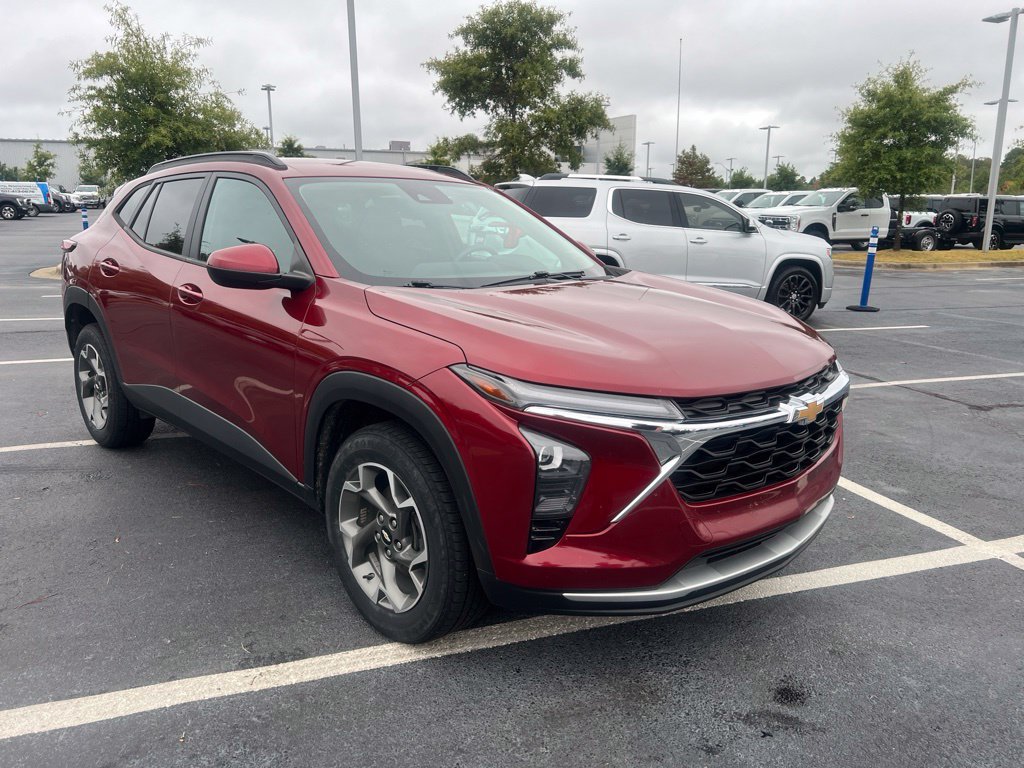 Used 2024 Chevrolet Trax LT FWD image 4