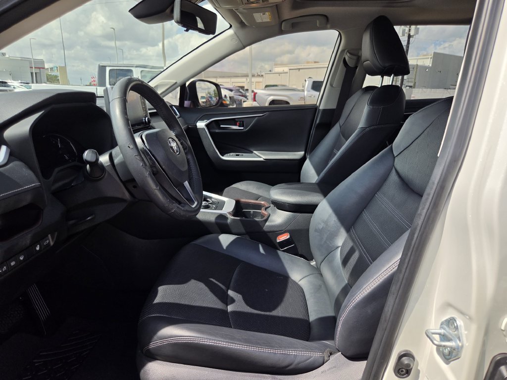 Used 2019 Toyota RAV4 Limited w/ Cold Weather Package AWD/4WD image 27