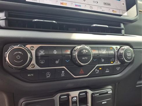 New 2026 Jeep Gladiator Mojave AWD/4WD image 18