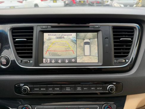 Used 2018 Kia Sedona SX Limited w/ SX Limited Prestige Package image 18