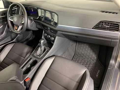 Used 2024 Volkswagen Jetta SE w/ Panoramic Sunroof Package FWD image 23