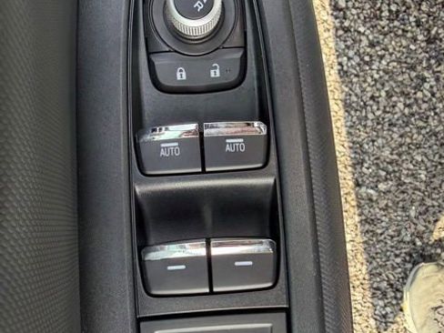 Certified 2025 Subaru Forester Limited AWD/4WD image 17