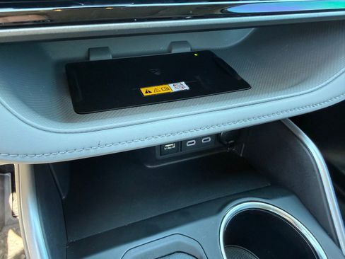 Used 2024 Toyota Highlander XLE image 27