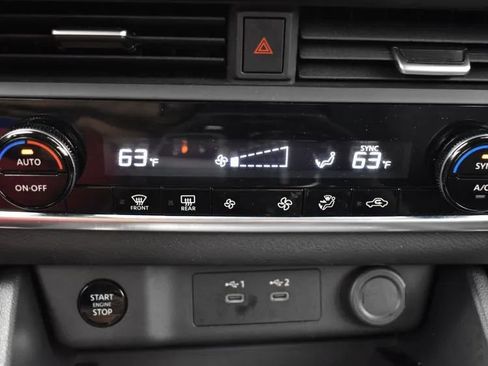 Used 2025 Nissan Rogue SV image 33