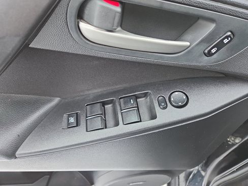 Used 2011 MAZDA MAZDA3 i Touring image 24