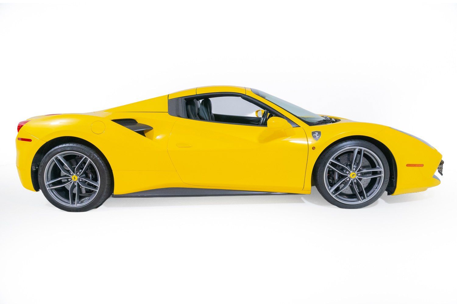 Used 2017 Ferrari 488 Spider RWD image 10
