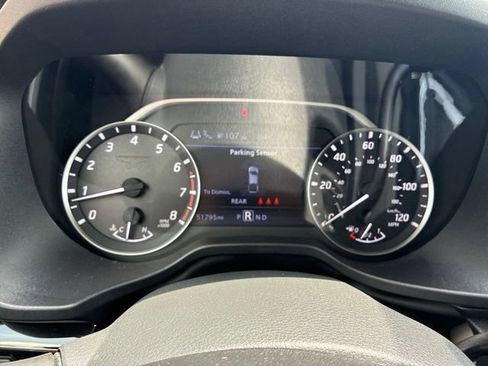 Used 2024 Nissan Titan SV w/ SV Convenience Package RWD image 27
