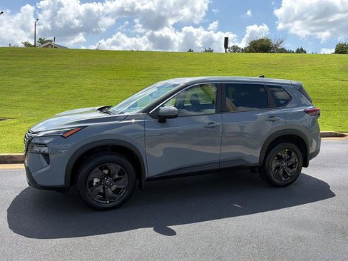New 2026 Nissan Rogue SV w/ Cold Weather Package FWD image 3