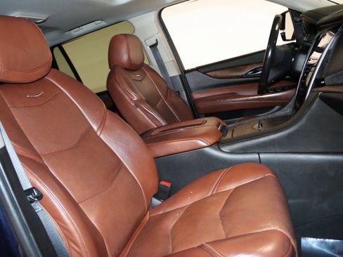 Used 2020 Cadillac Escalade Luxury image 62