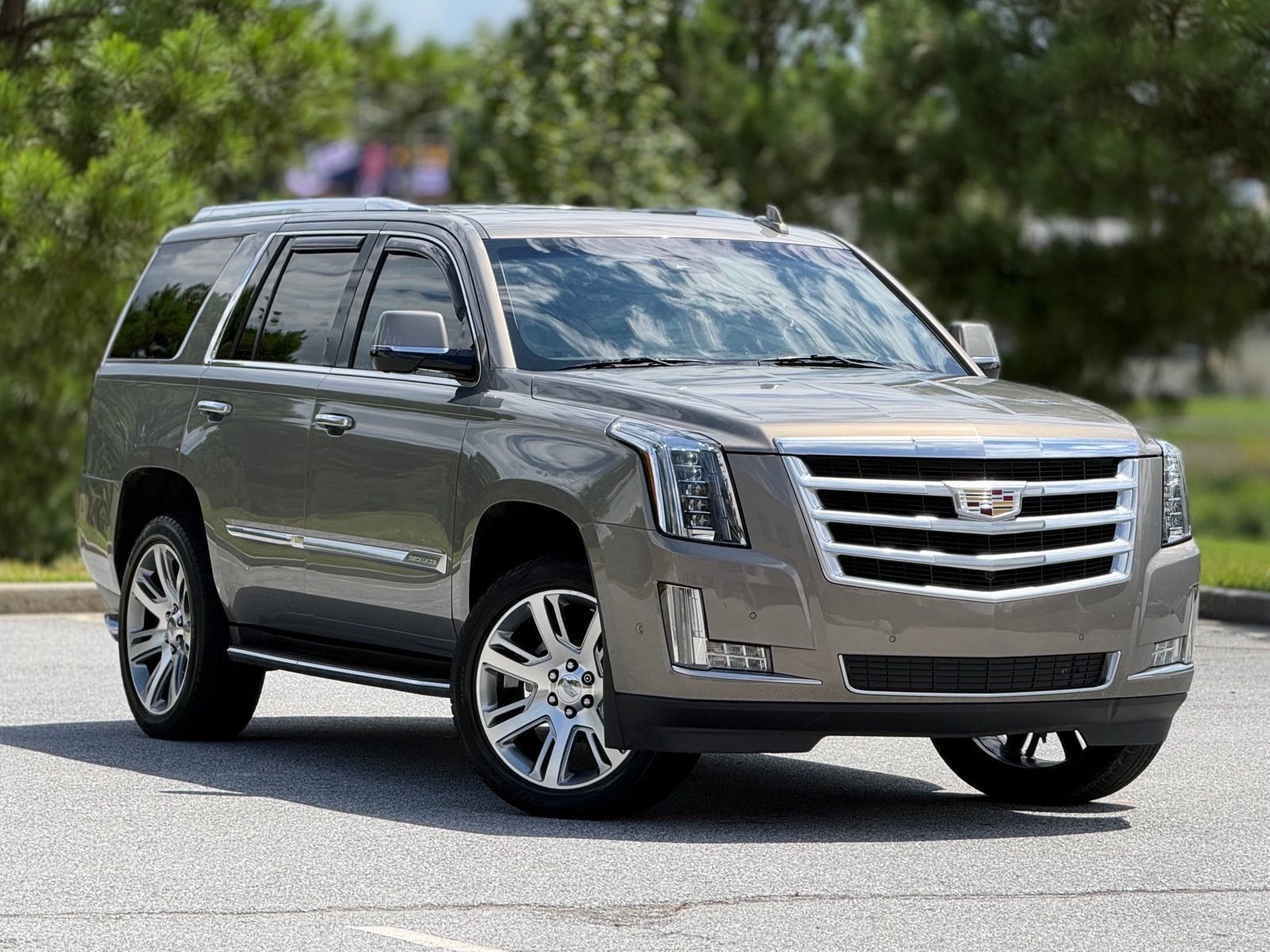 Used 2017 Cadillac Escalade Luxury RWD image 13