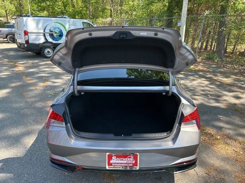 Used 2022 Hyundai Elantra Limited w/ Cargo Package image 30