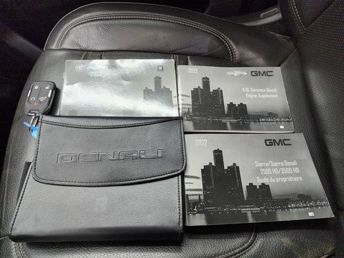 Used 2022 GMC Sierra 2500 Denali image 51