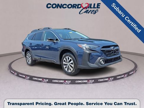 Used 2025 Subaru Outback Premium AWD/4WD image 1